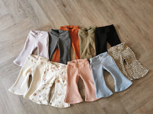 Load image into Gallery viewer, Kletskouz - rib flared light jeans
