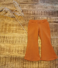 Load image into Gallery viewer, Kletskouz - Rib flared roest
