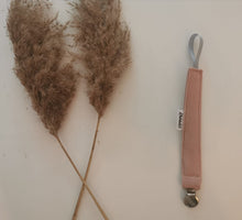 Load image into Gallery viewer, Kletskouz - Speenkoord roze
