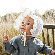 Load image into Gallery viewer, Elodie Details - Babymutsje Embroidery Anglaise
