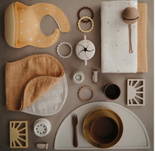 Load image into Gallery viewer, MUSHIE - SILICONE BIB - SUN
