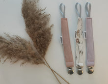 Load image into Gallery viewer, Kletskouz - Speenkoord roze
